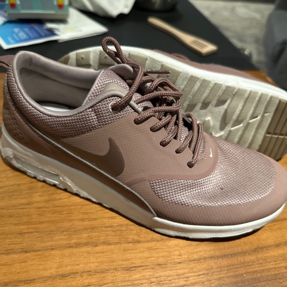 Shoes - Picture 2 of 4